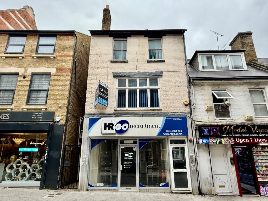 Lot: 58 - PLANNING PERMISSION GRANTED FOR CONVERSION INTO TWO SHOPS AND SIX ONE-BEDROOM FLATS - Vacant commercial property